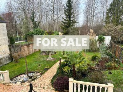 Detached House with Landscaped Garden