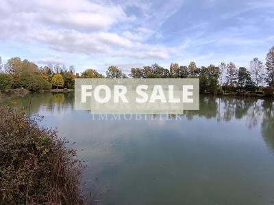 Lake For Sale in 2.8 Hectares of Countryside
