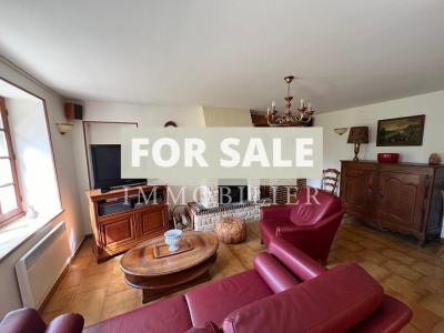 Detached Country House with Attached Outbuilding