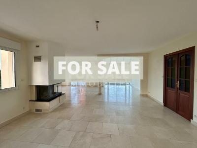 Contemporary Detached House in Good Order