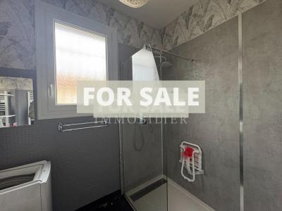 Large Detached Family House with Garden