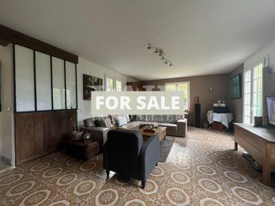 Detached Country House with Landscaped Garden