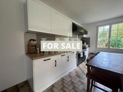 Detached Country House with Landscaped Garden