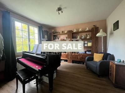 Detached Country House with Landscaped Garden