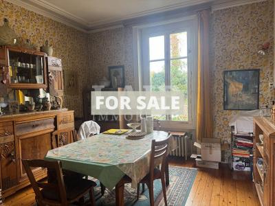 Traditional House with Garden