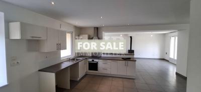 Traditional House in Good Condition with Garden