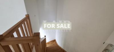 Traditional House in Good Condition with Garden