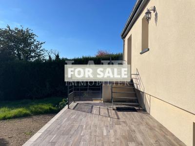 Detached House with Garden and Open View