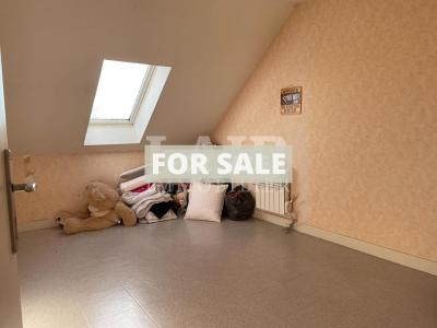 Detached House with Garden and Open View