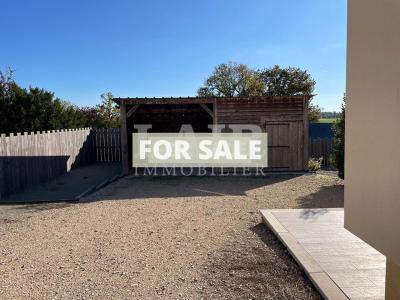 Detached House with Garden and Open View