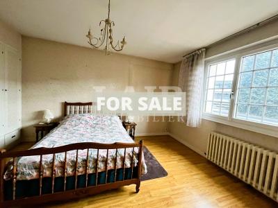 Lovely Town House with Outbuilding in Landscaped Garden