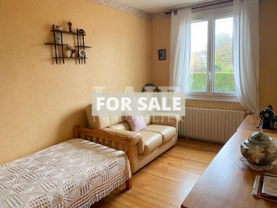 House with Garden and Garage