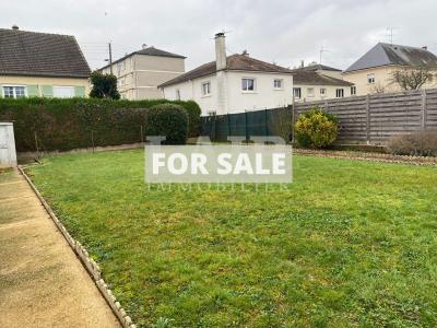 House with Garden and Garage