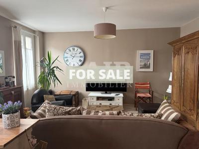 Town House with Courtyard Garden and Garage