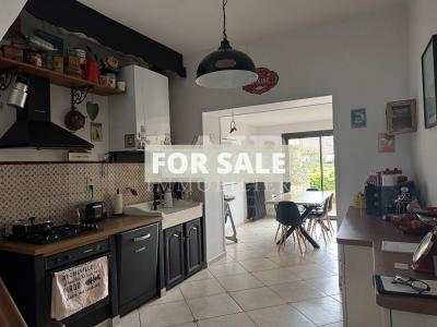 Town House with Courtyard Garden and Garage