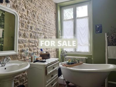 Town House with Courtyard Garden and Garage