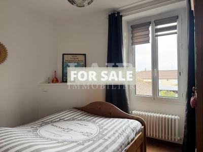 Town House with Courtyard Garden and Garage