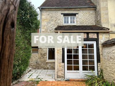 Character Cottage with Garden, Ideal Holiday Home
