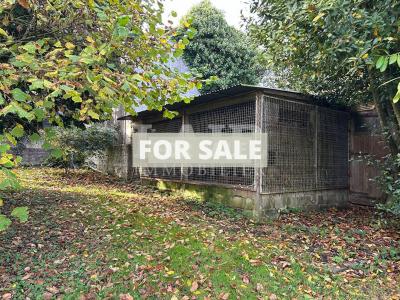 Large Garage in Nice Location