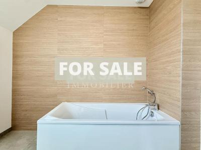 New Build Detached House with Garden