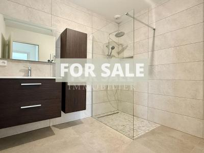 Detached House with Garden