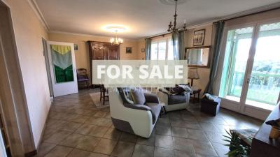 Detached House with Garden and Open View