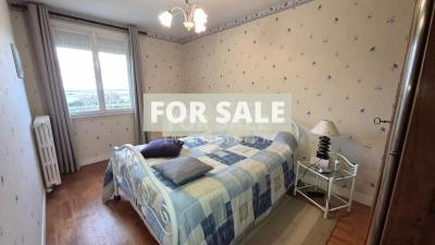 Detached House with Garden and Open View