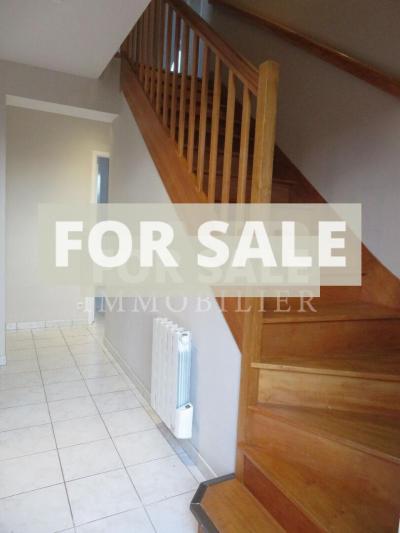 Modern Detached House with Garden