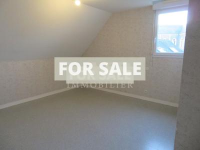 Modern Detached House with Garden