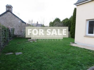 Modern Detached House with Garden