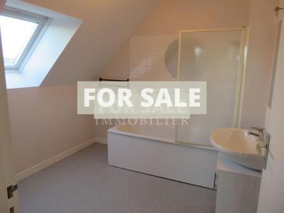 Modern Detached House with Garden