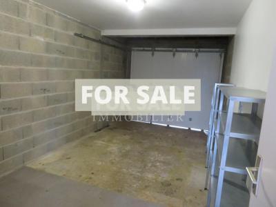 Modern Detached House with Garden