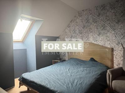 Traditional House with Garden and Heated Pool