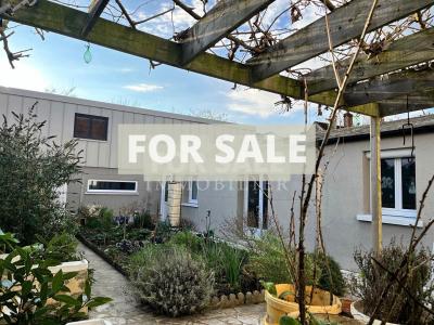 Town House with Neat Garden