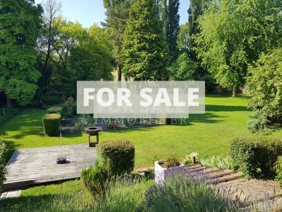 Detached House and a Guest Gite, Lovely Garden