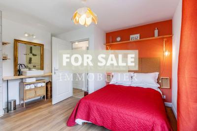 Detached House and a Guest Gite, Lovely Garden