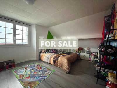 Detached House with Garden