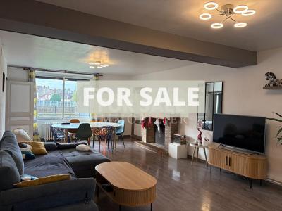 Detached House with Landscaped Garden