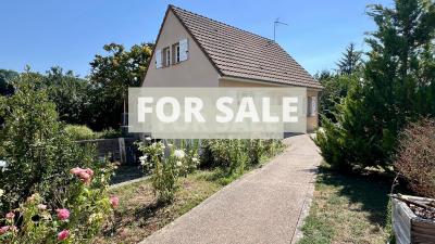 Detached House with Landscaped Garden