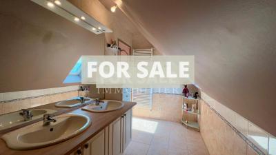 Detached House with Landscaped Garden