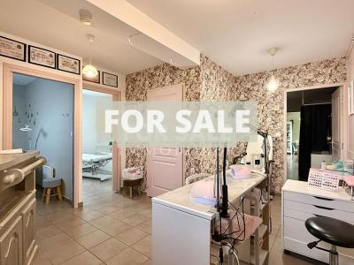 Detached House with Landscaped Garden