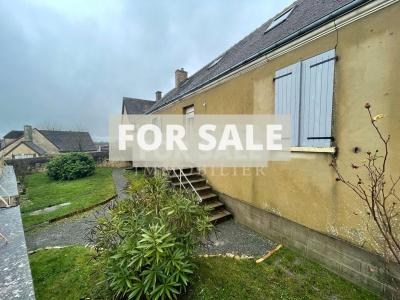 Detached House with Attached Outbuilding