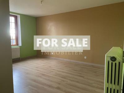 Detached House with Attached Outbuilding