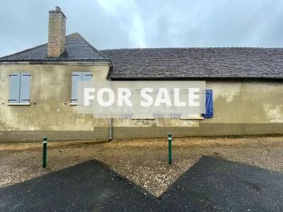 Detached House with Attached Outbuilding