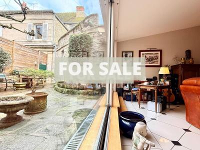 Magnificent Town House in Historic Sector