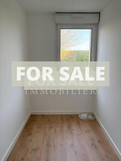 Single Storey House with Garage and Garden