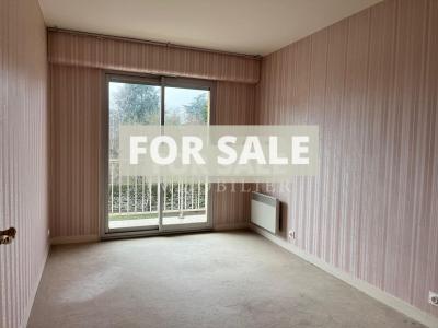 Apartment with Balcony and Garage