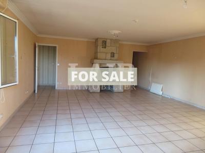 Traditional House with Garden