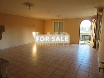 Traditional House with Garden