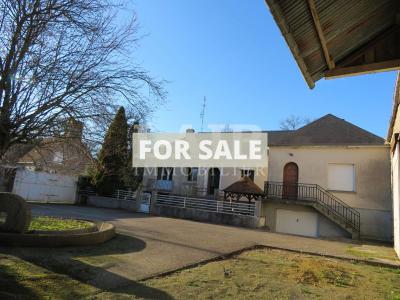 Traditional House with Garden